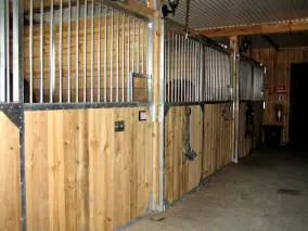 Ancienne photo de box pour chevaux fabriqué par Equinad.